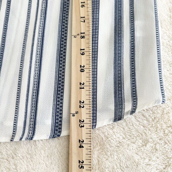 Monteau Sleeveless Blouse Size XL Blue White Stripe Flutter Sleeves - Picture 10 of 10